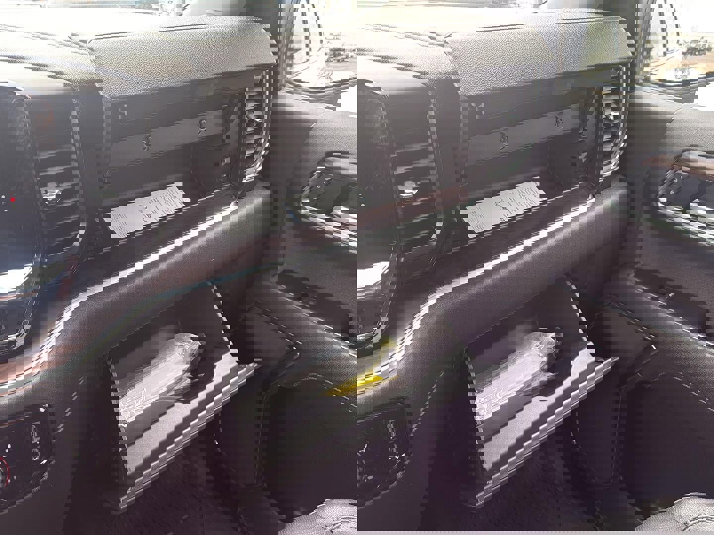 Used 2022 GMC Sierra 1500 SLT w/ X31 Off-Road Package image 30