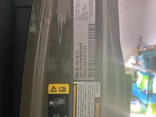 Used 2025 Jeep Wrangler Sport S image 5