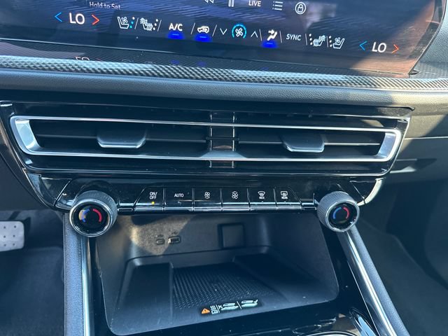Certified 2026 Chevrolet Traverse High Country FWD image 18