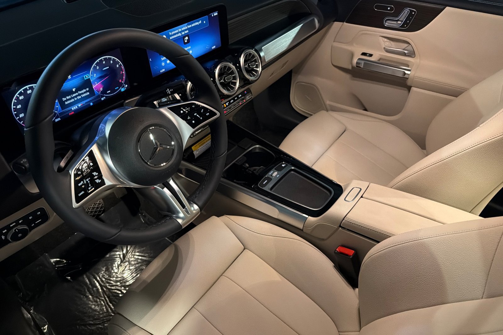 New 2026 Mercedes-Benz GLB 250 image 9