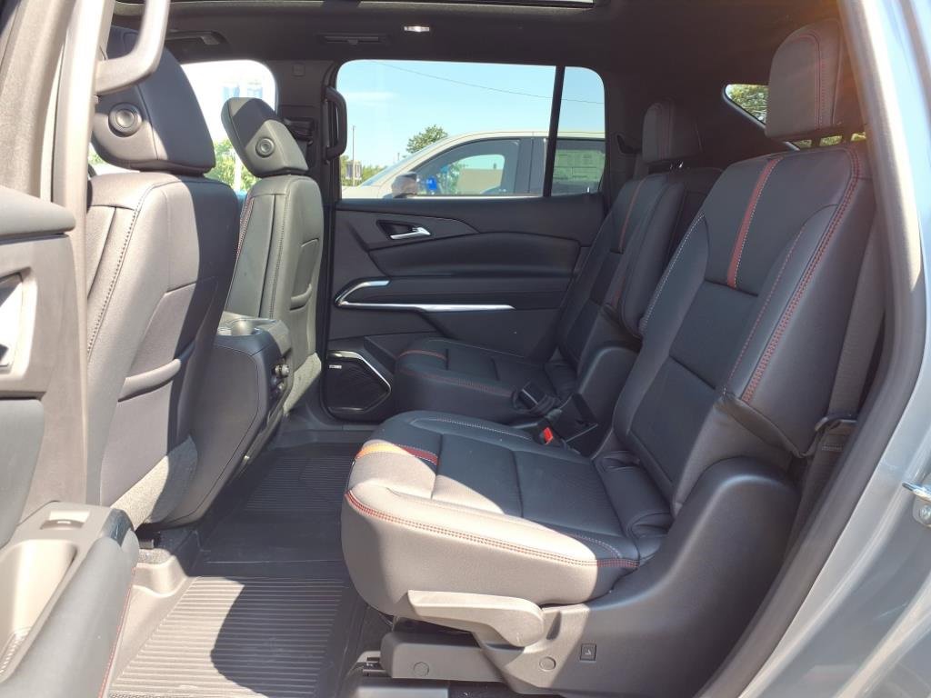 New 2026 Chevrolet Traverse RS image 14