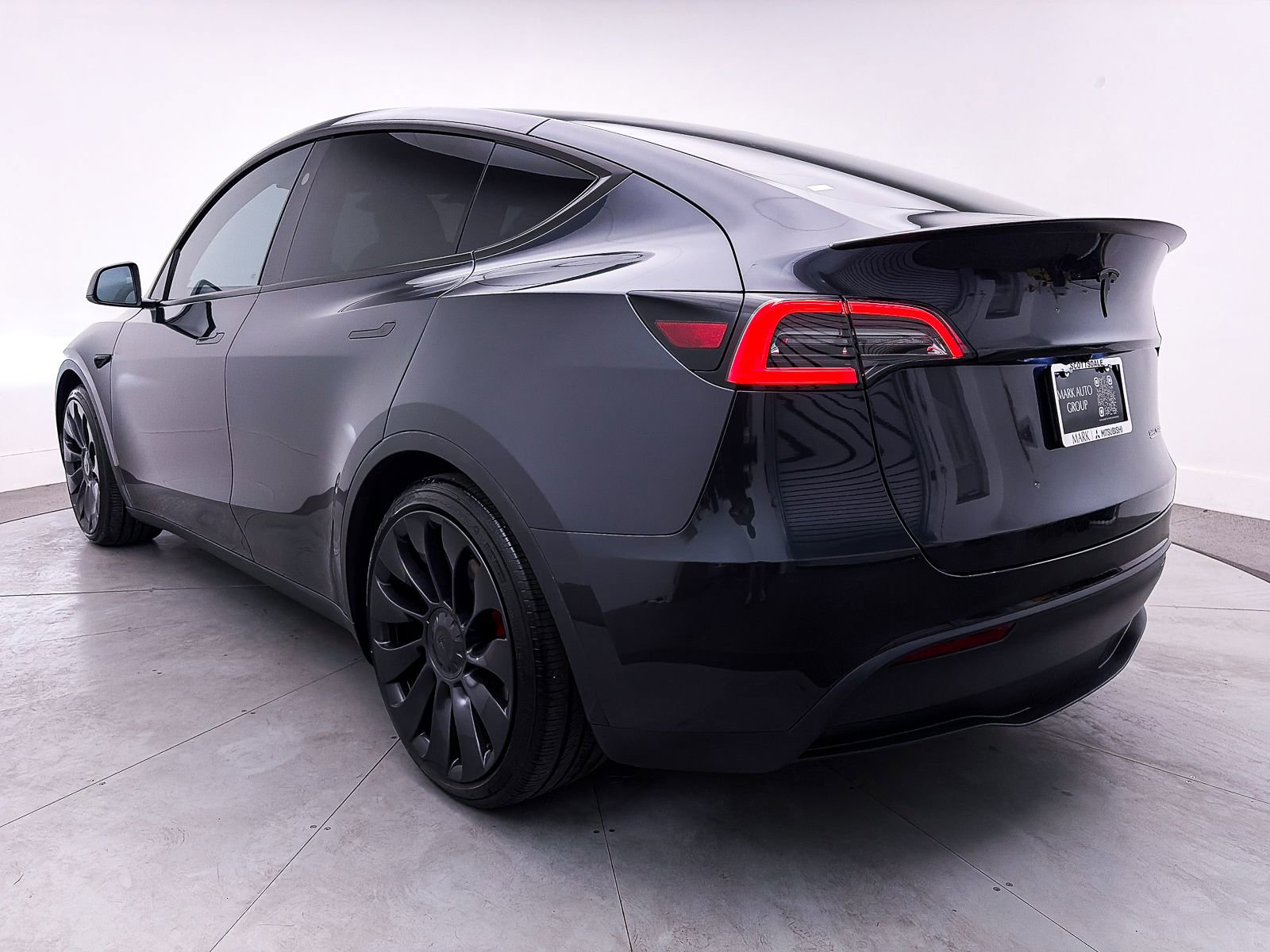 Used 2024 Tesla Model Y Performance image 12