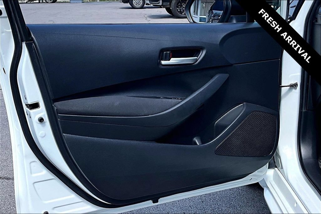Used 2020 Toyota Corolla LE FWD image 19