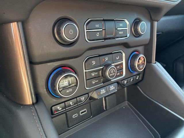 Used 2024 Chevrolet Suburban High Country image 34