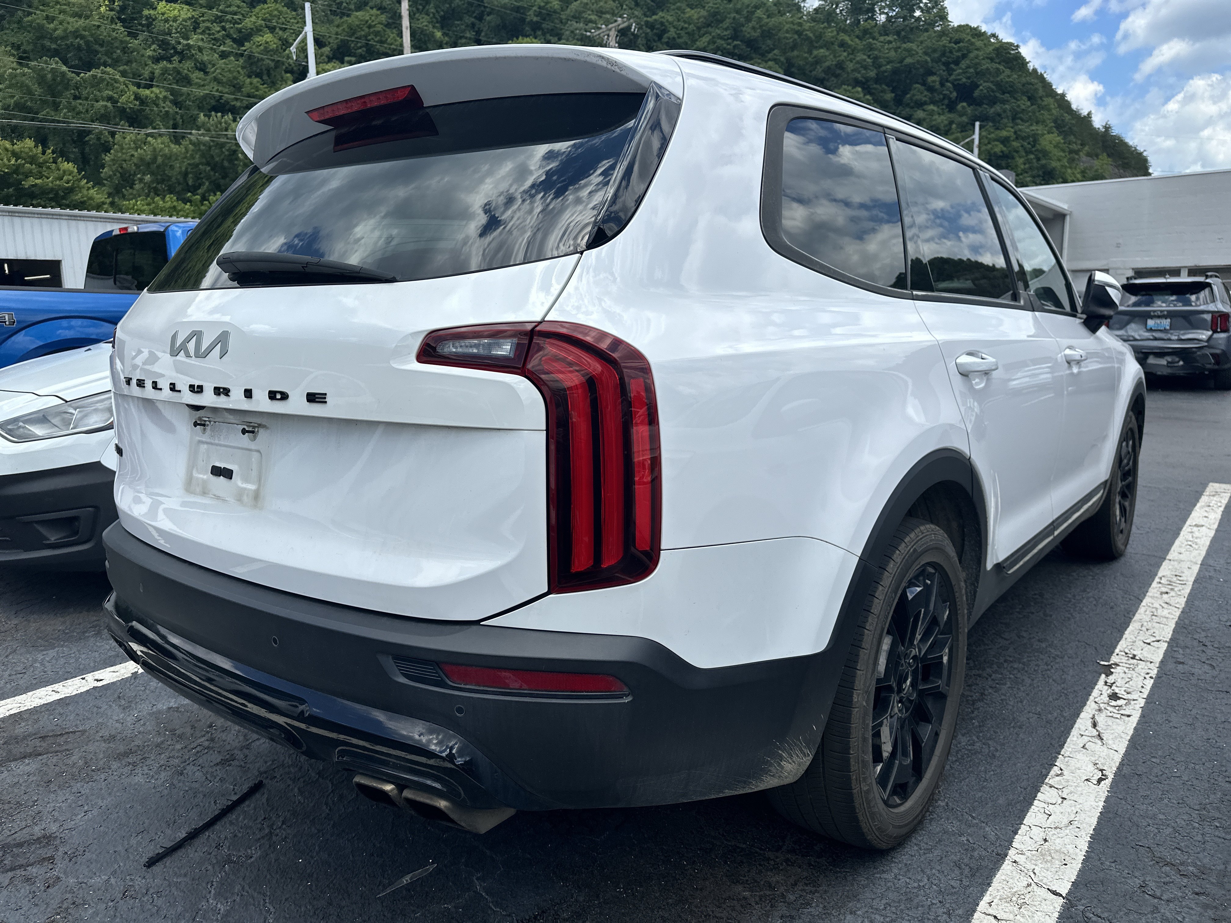 Used 2022 Kia Telluride EX w/ EX Premium Package AWD/4WD image 6