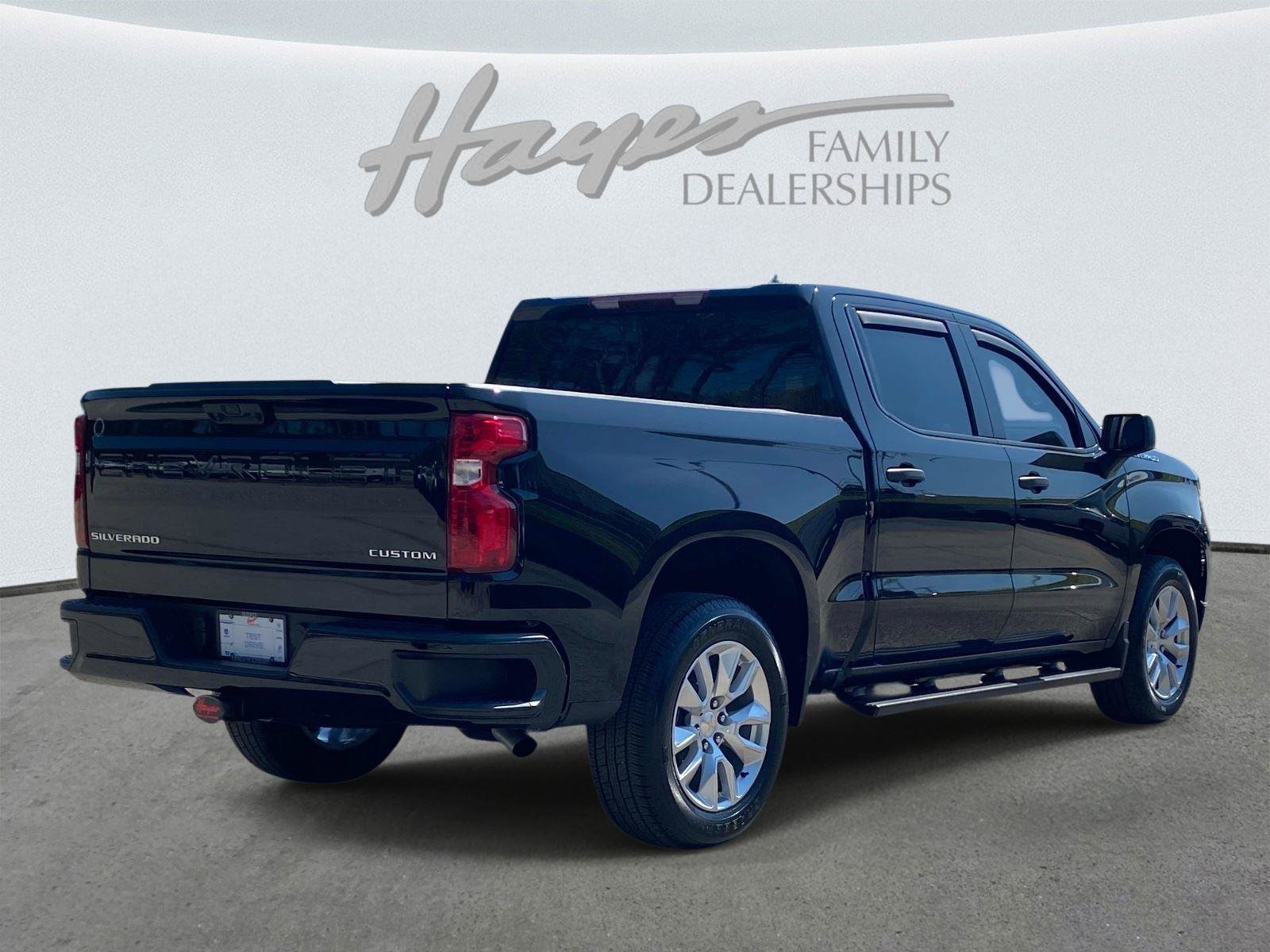 Used 2024 Chevrolet Silverado 1500 Custom image 3