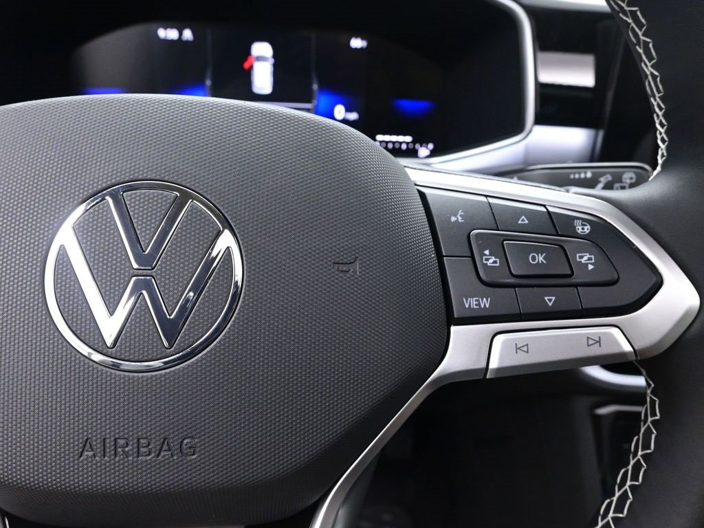 New 2025 Volkswagen Taos SE image 15