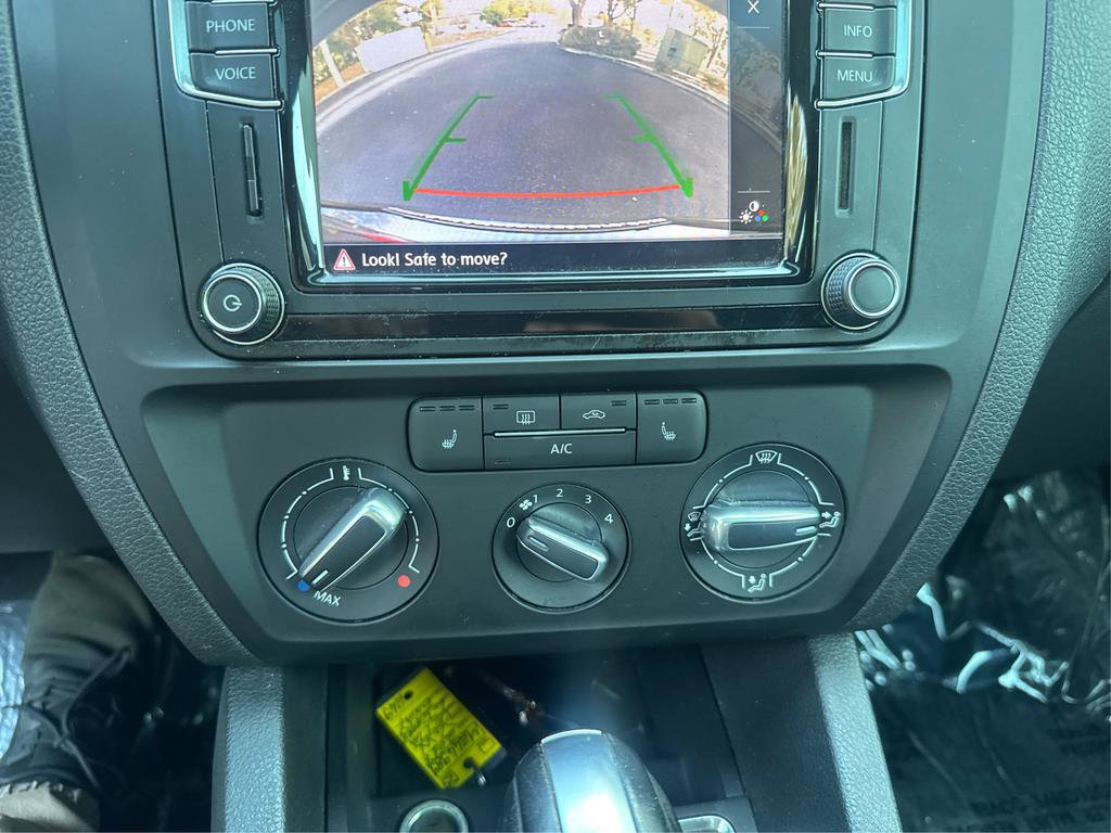 Used 2017 Volkswagen Jetta SE FWD image 25