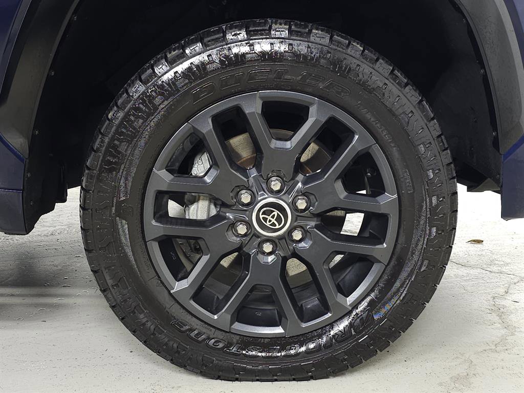 Used 2022 Toyota Tundra Platinum image 13