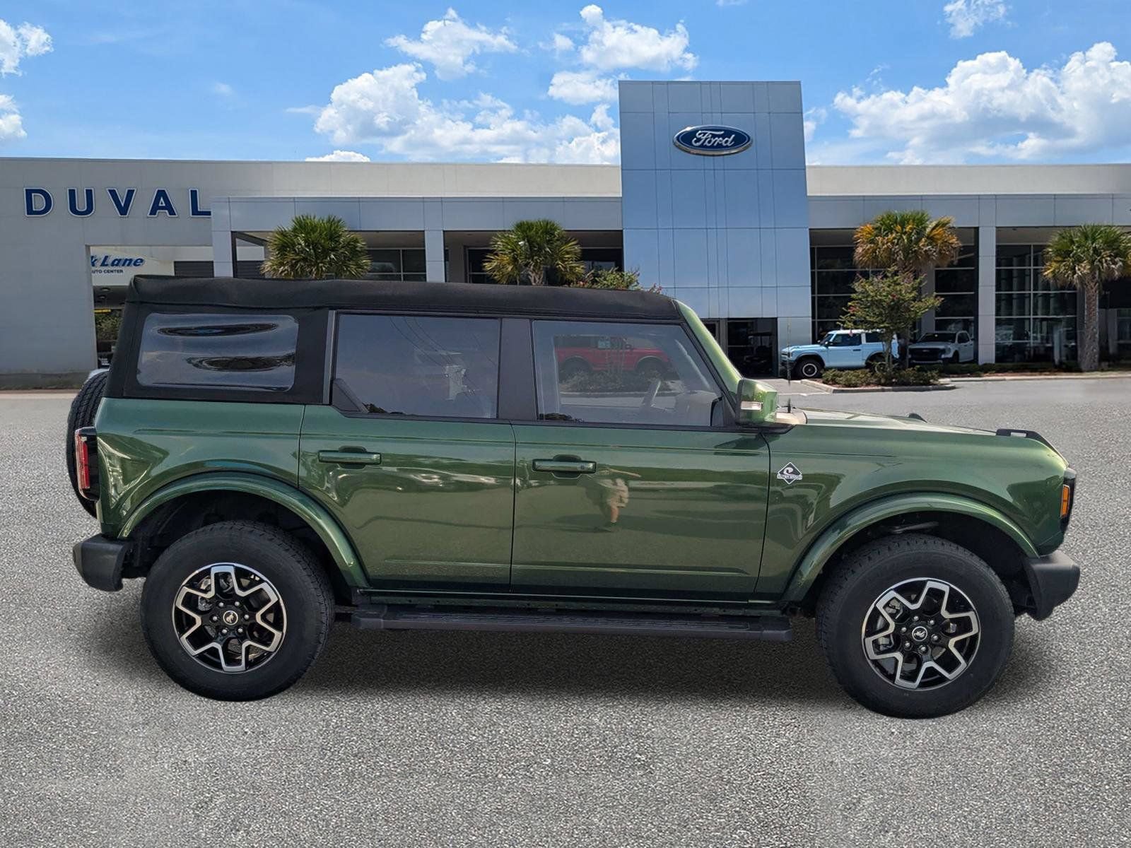 Certified 2024 Ford Bronco Outer Banks AWD/4WD image 3