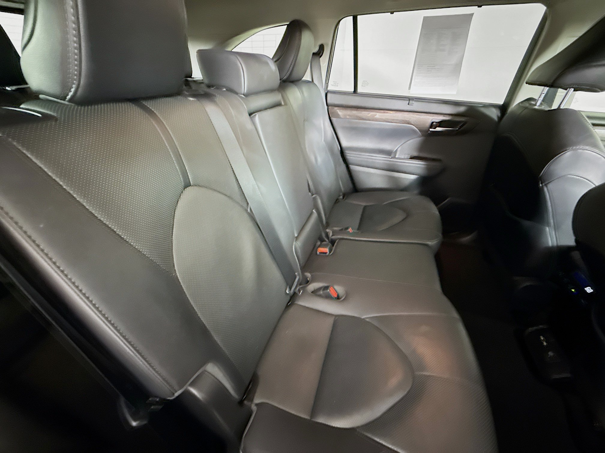 Used 2021 Toyota Highlander Limited FWD image 37