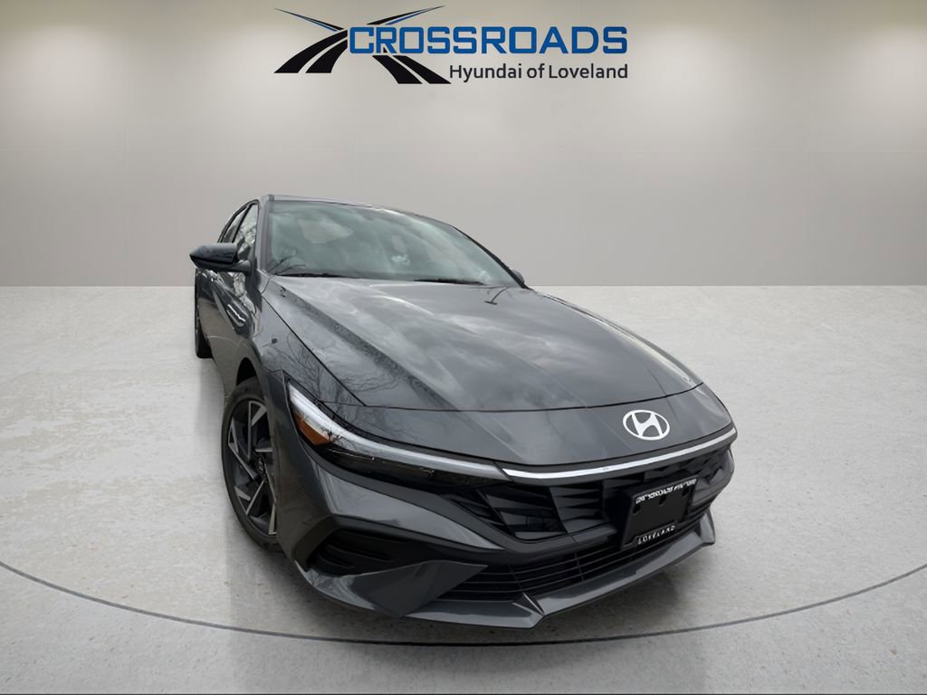 Used 2025 Hyundai Elantra SEL image 4