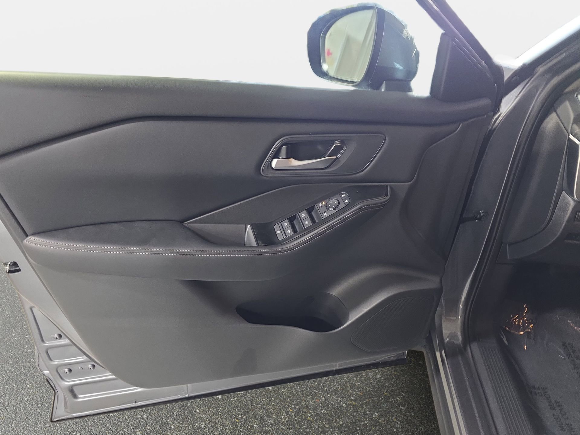 New 2026 Nissan Rogue SV w/ Cold Weather Package FWD image 26