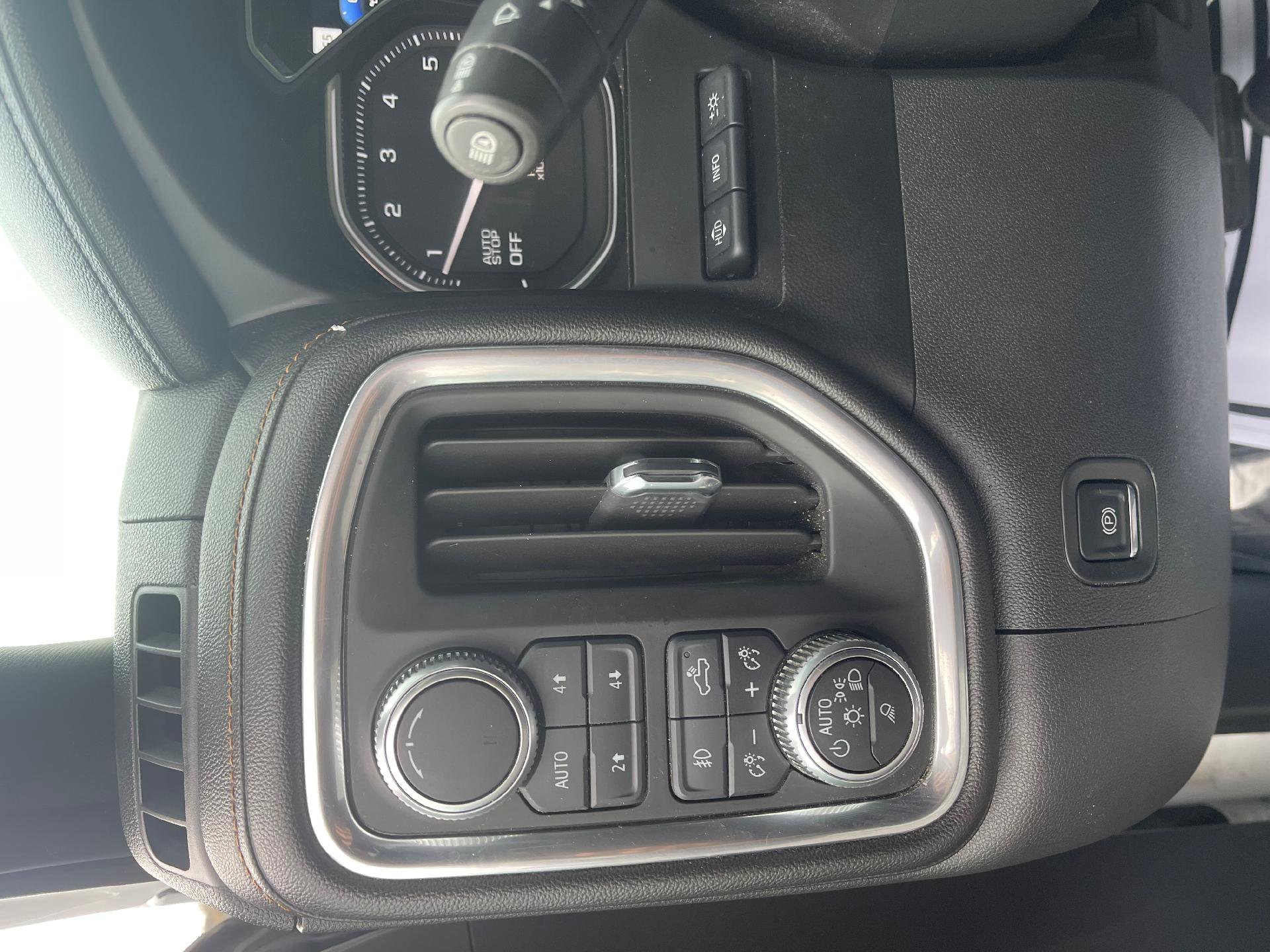 Used 2019 GMC Sierra 1500 AT4 w/ AT4 Premium Package AWD/4WD image 16