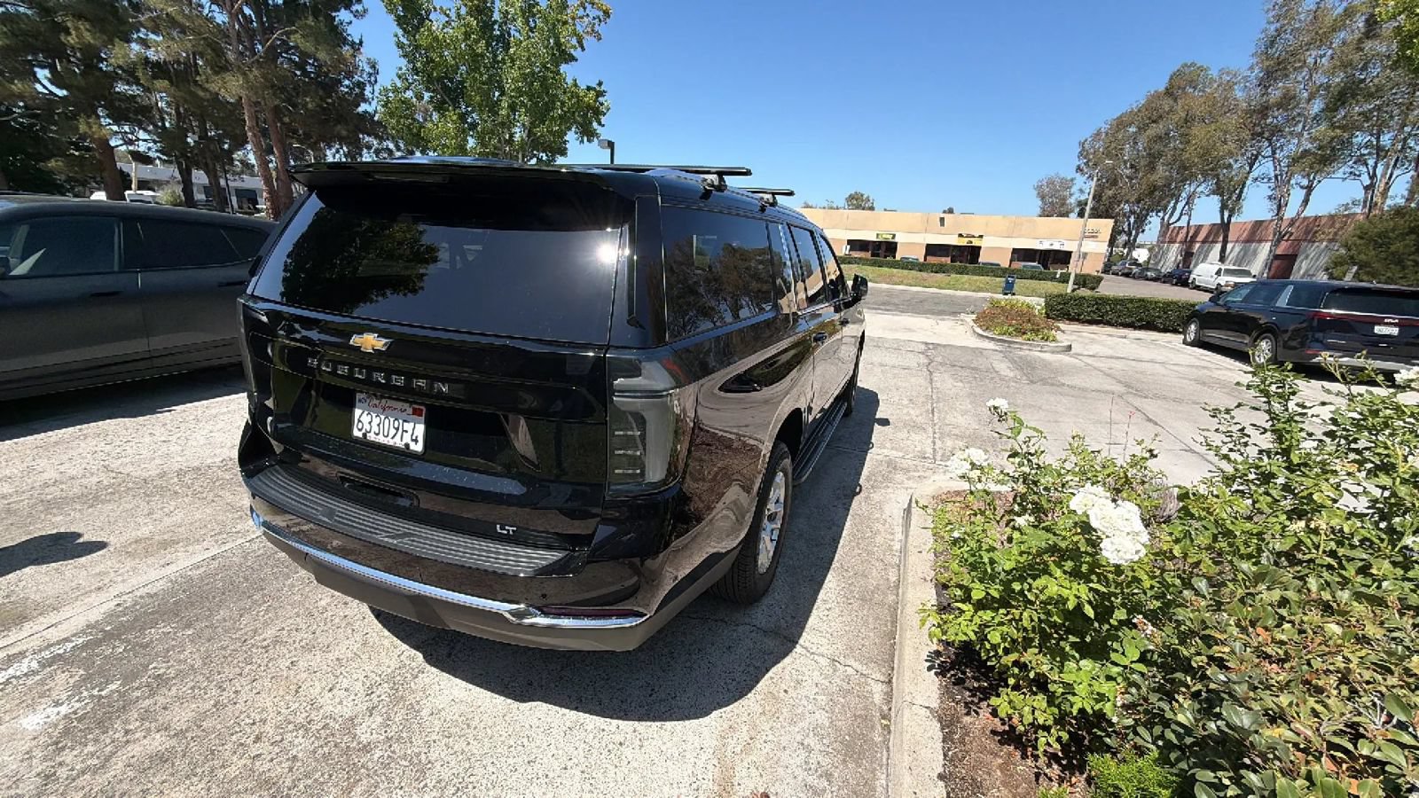 Used 2026 Chevrolet Suburban LT w/ Comfort Package RWD image 9