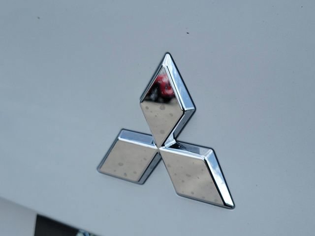 New 2026 Mitsubishi Outlander SE image 8
