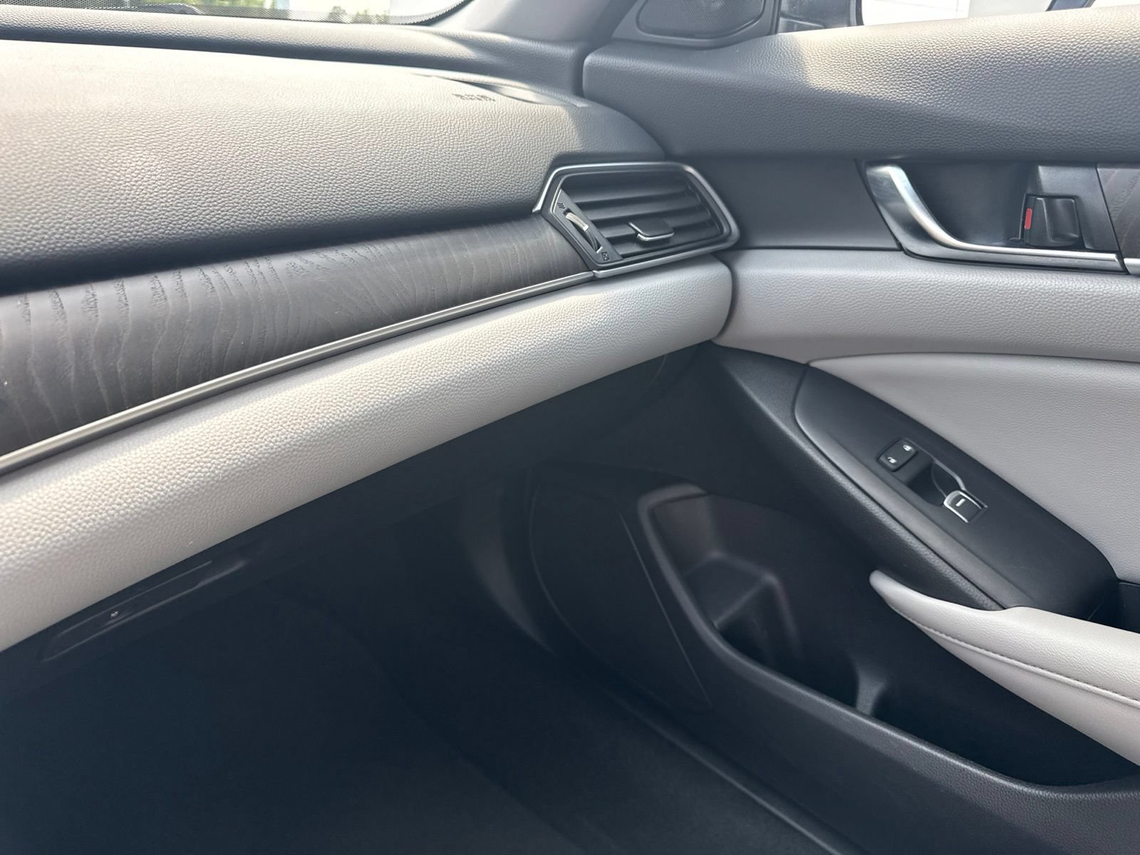 Used 2020 Honda Accord EX-L image 27
