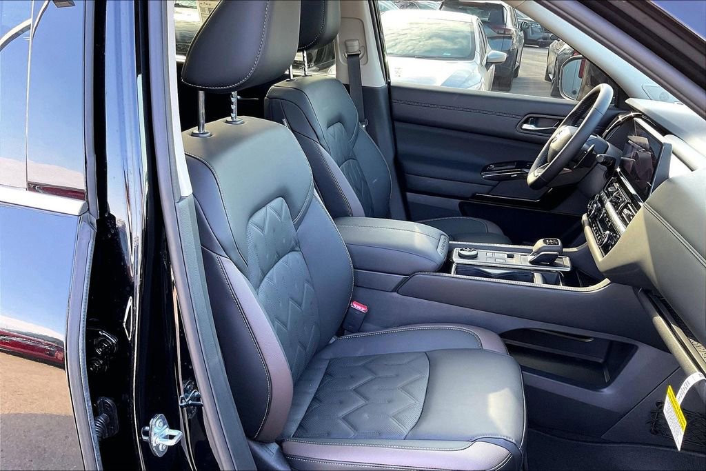 New 2026 Nissan Pathfinder Platinum w/ Cargo Package image 45