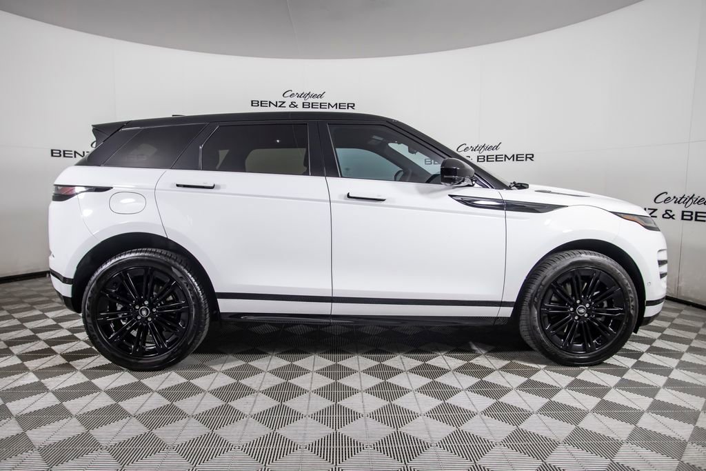 Used 2025 Land Rover Range Rover Evoque Dynamic SE AWD/4WD image 3