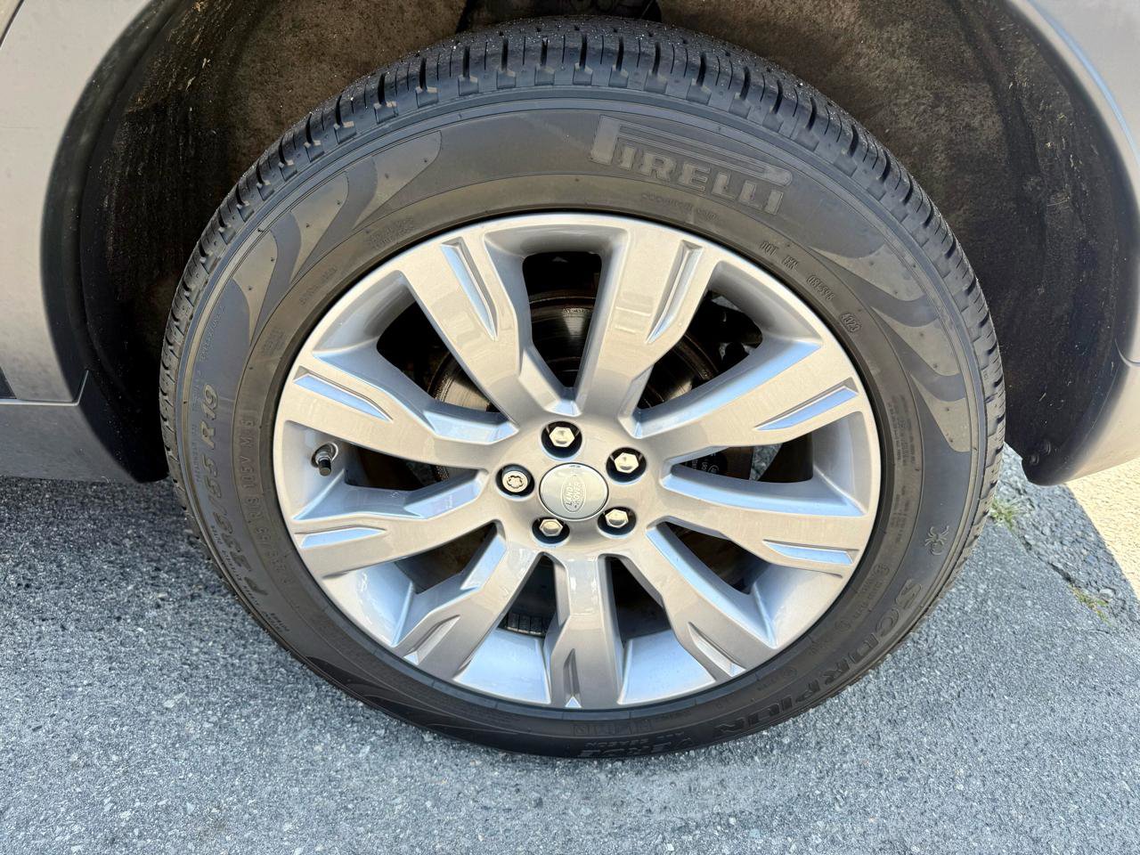 Used 2017 Land Rover Discovery Sport HSE Luxury AWD/4WD image 13