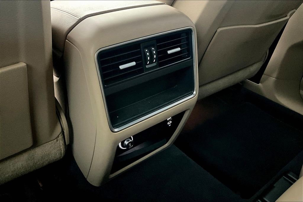 Used 2022 Porsche Cayenne image 31