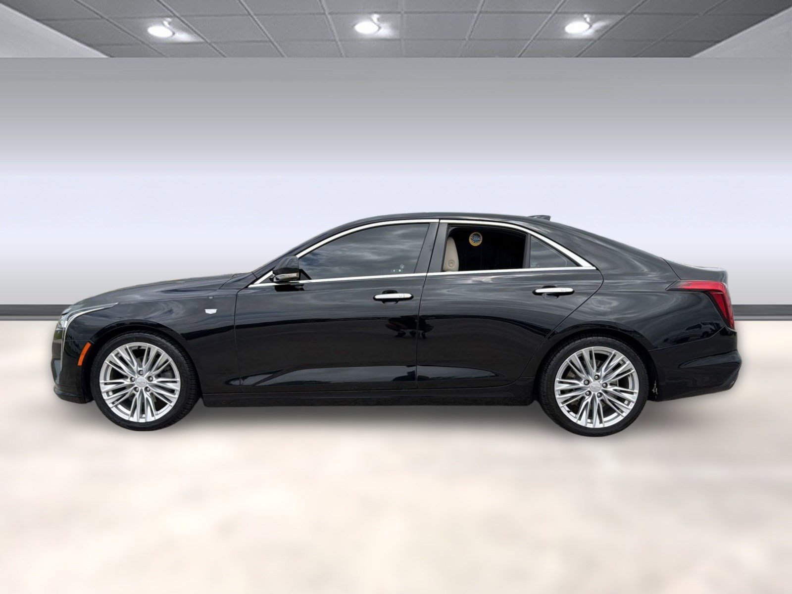 Used 2021 Cadillac CT4 Premium Luxury image 2