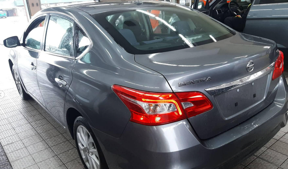 Used 2016 Nissan Sentra SR FWD image 2