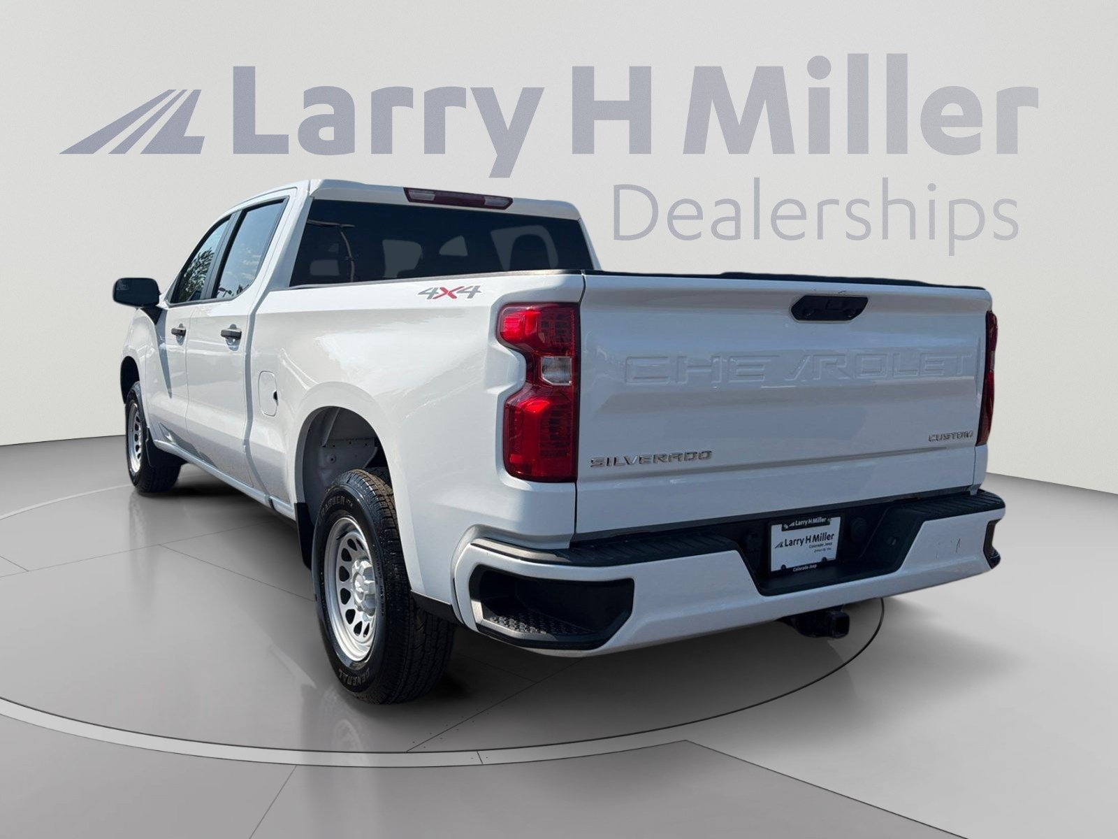 Used 2022 Chevrolet Silverado 1500 Custom AWD/4WD image 3