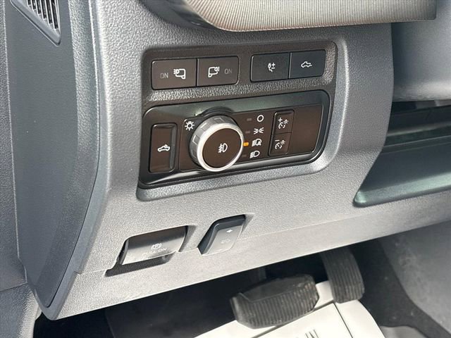 Used 2023 Ford F450 Platinum w/ Camper Package AWD/4WD image 28