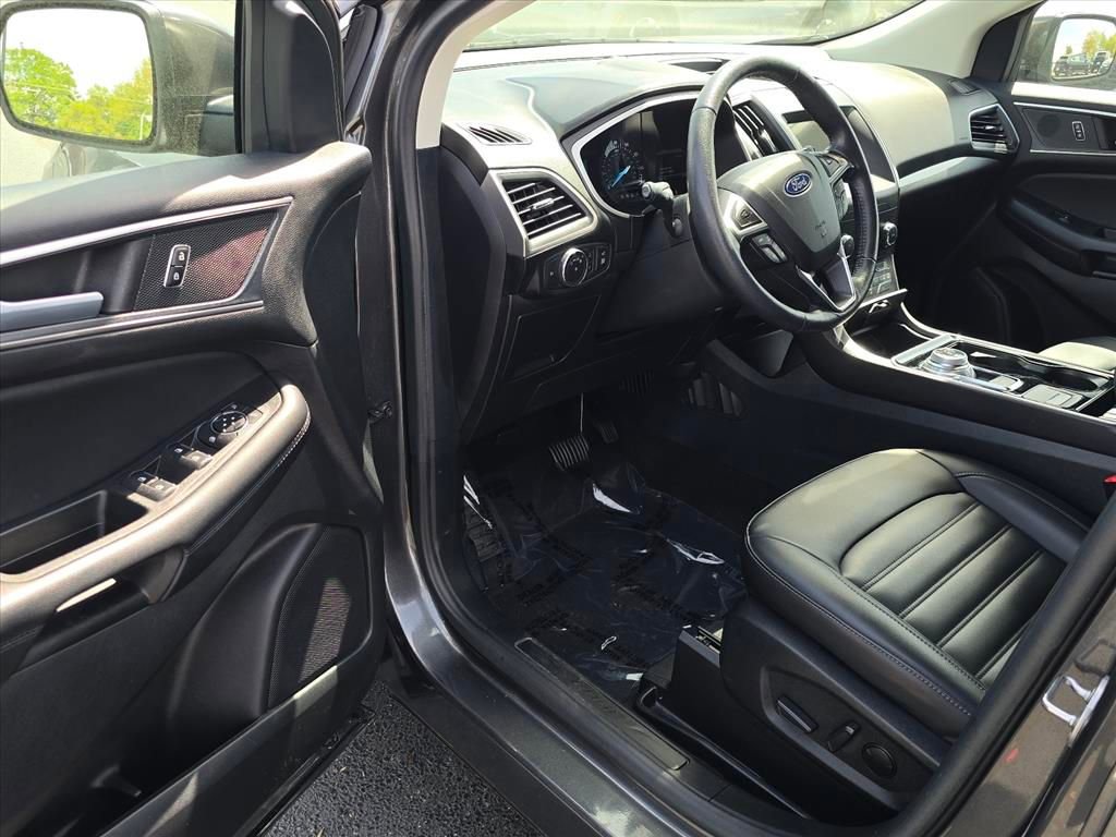 Used 2020 Ford Edge SEL w/ Convenience Package image 9