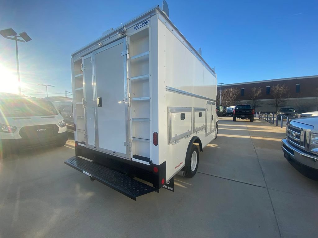 New 2026 Ford E-450 and Econoline 450 Super Duty w/ Power Equipment Group RWD image 12