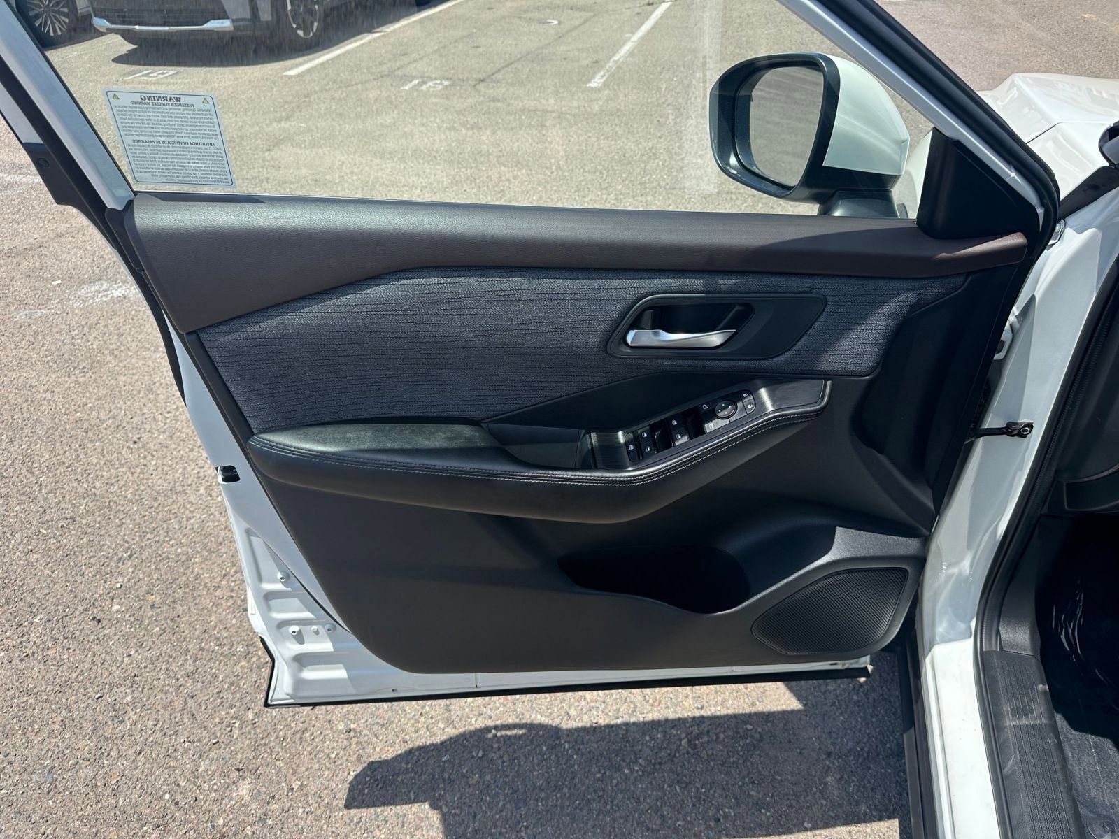 Used 2023 Nissan Rogue SV image 20