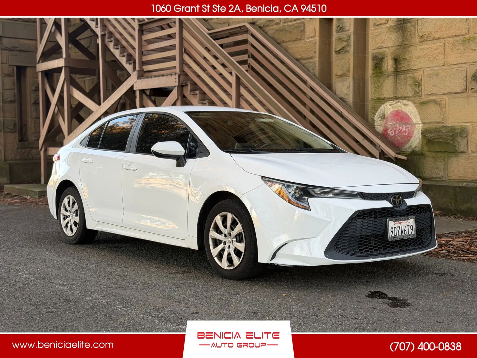 Used 2020 Toyota Corolla LE image 1