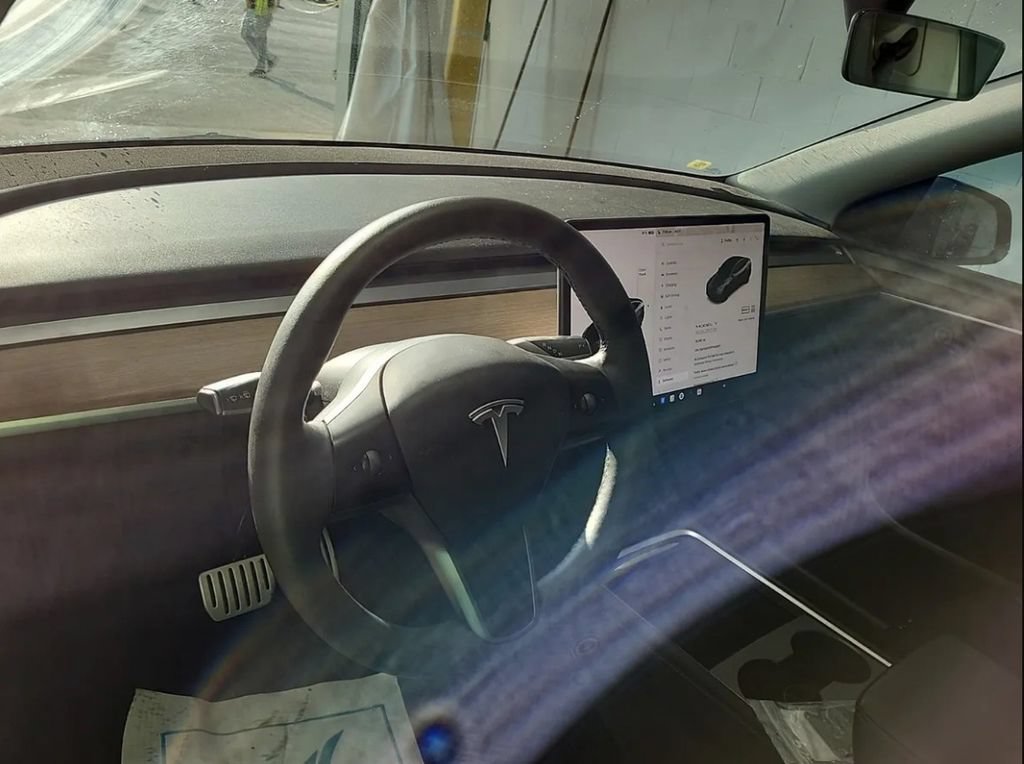 Used 2023 Tesla Model Y Performance AWD/4WD image 3