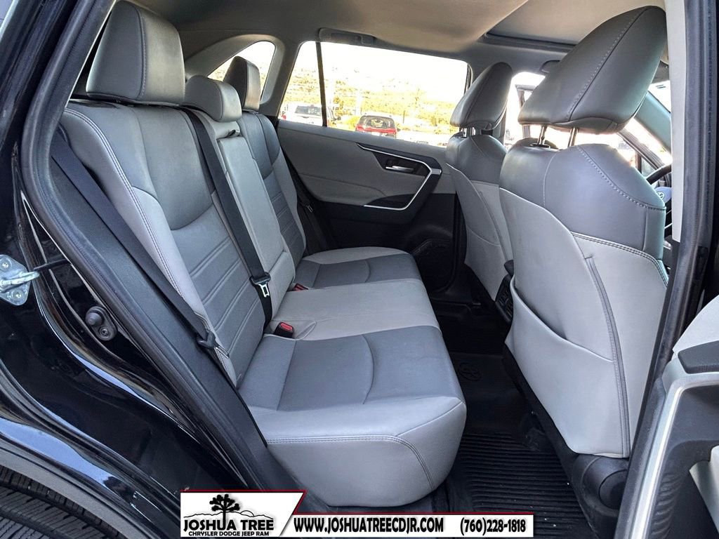 Used 2021 Toyota RAV4 XLE Premium image 22