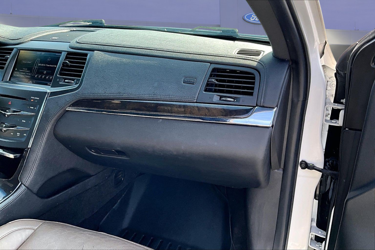 Used 2013 Lincoln MKS AWD image 25