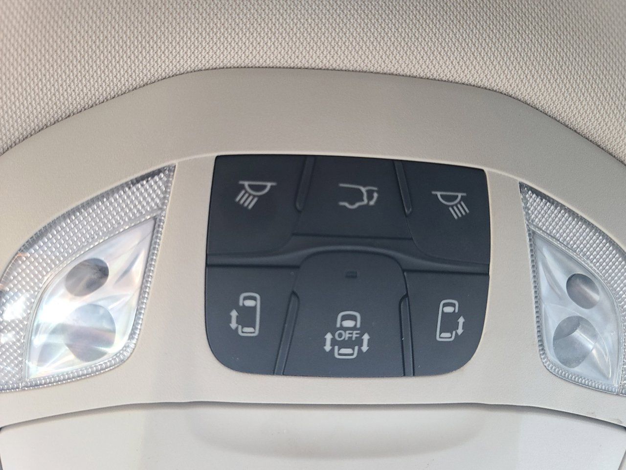 Used 2023 Chrysler Pacifica Touring-L image 20