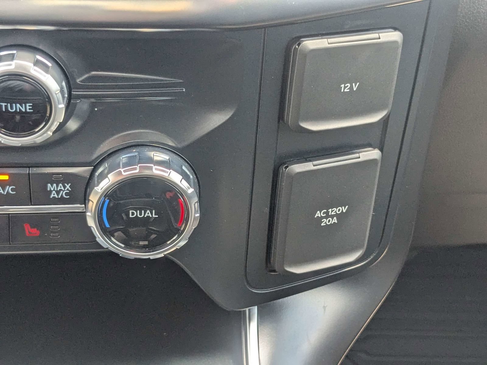 Used 2025 Ford F150 Raptor AWD/4WD image 25