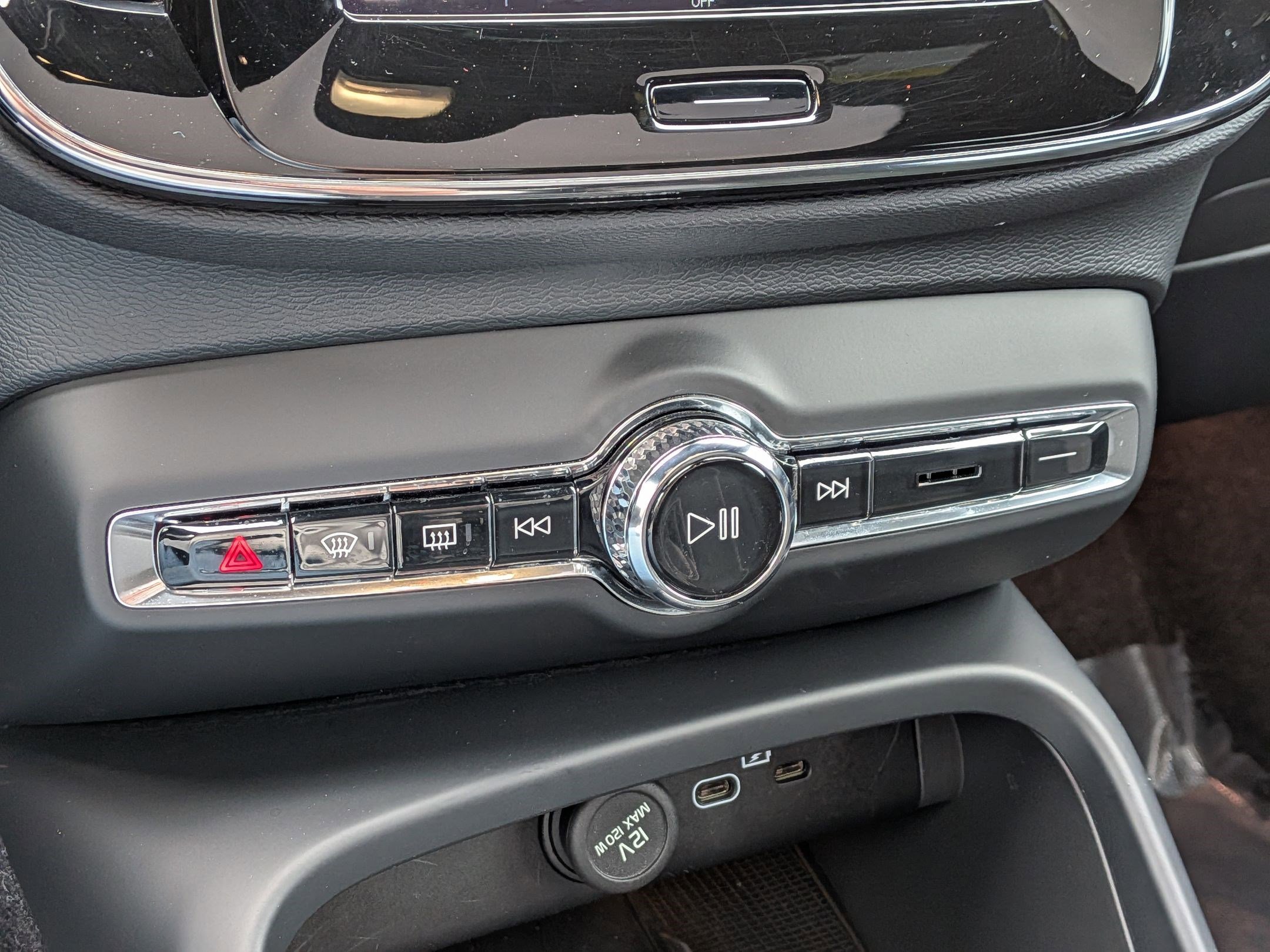 Certified 2023 Volvo C40 P8 Recharge Ultimate image 22