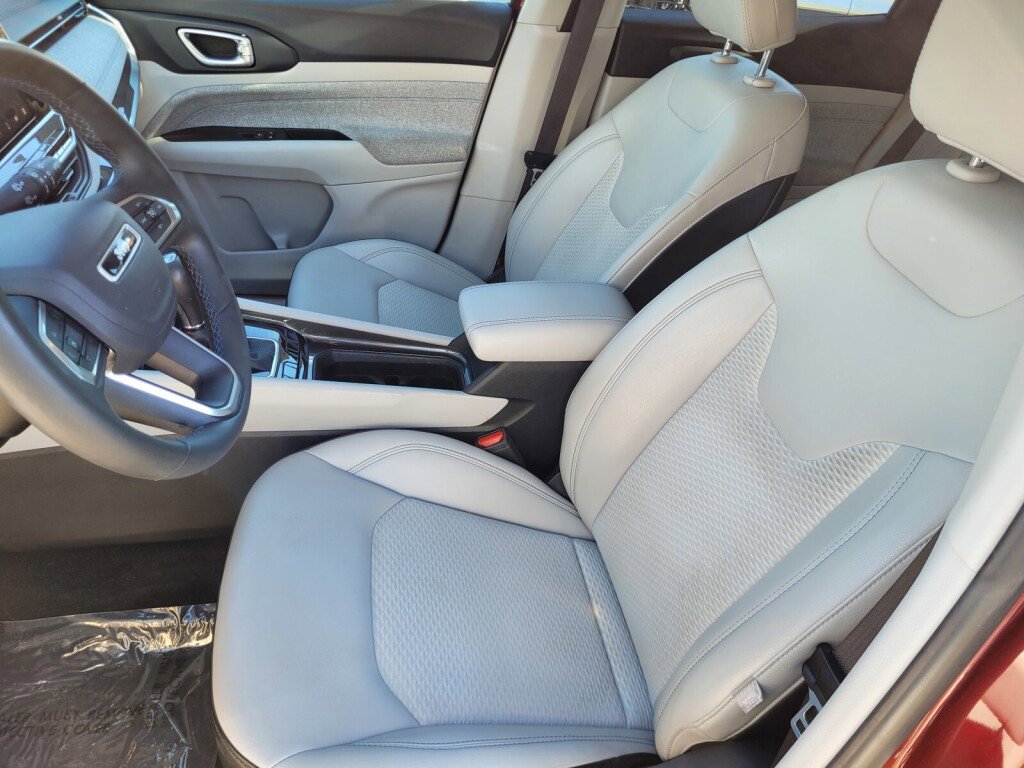 Used 2022 Jeep Compass Latitude image 11