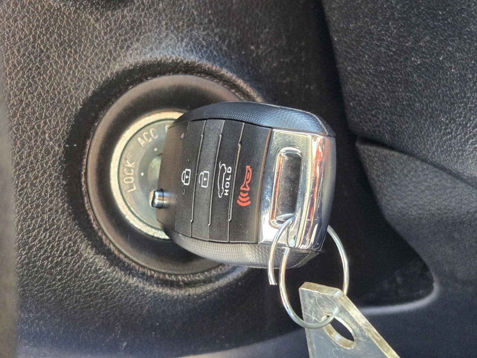 Used 2020 Kia Sorento LX image 44