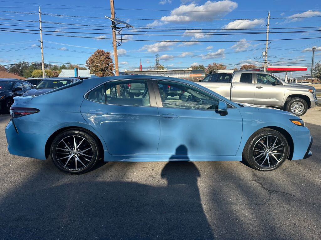 Used 2023 Toyota Camry SE image 8