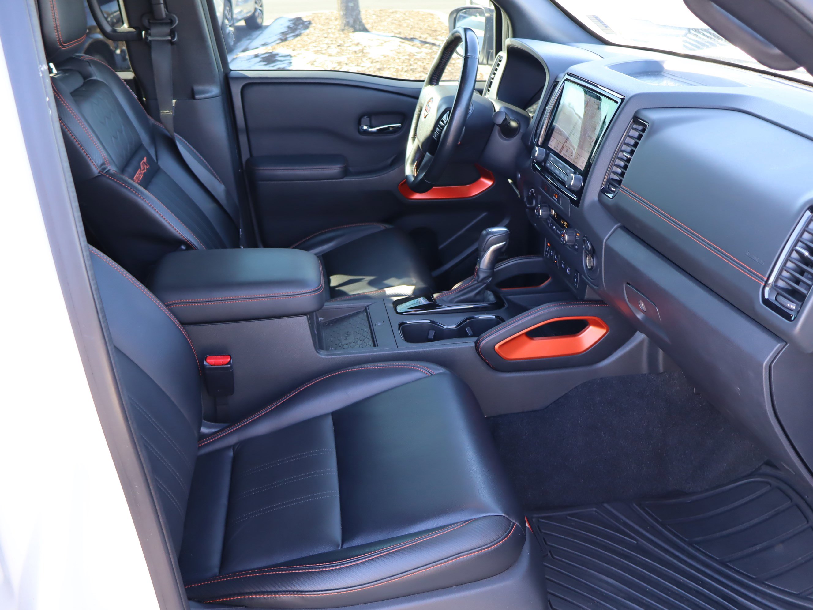 Used 2023 Nissan Frontier PRO-4X w/ Pro-4X Premium Package image 39