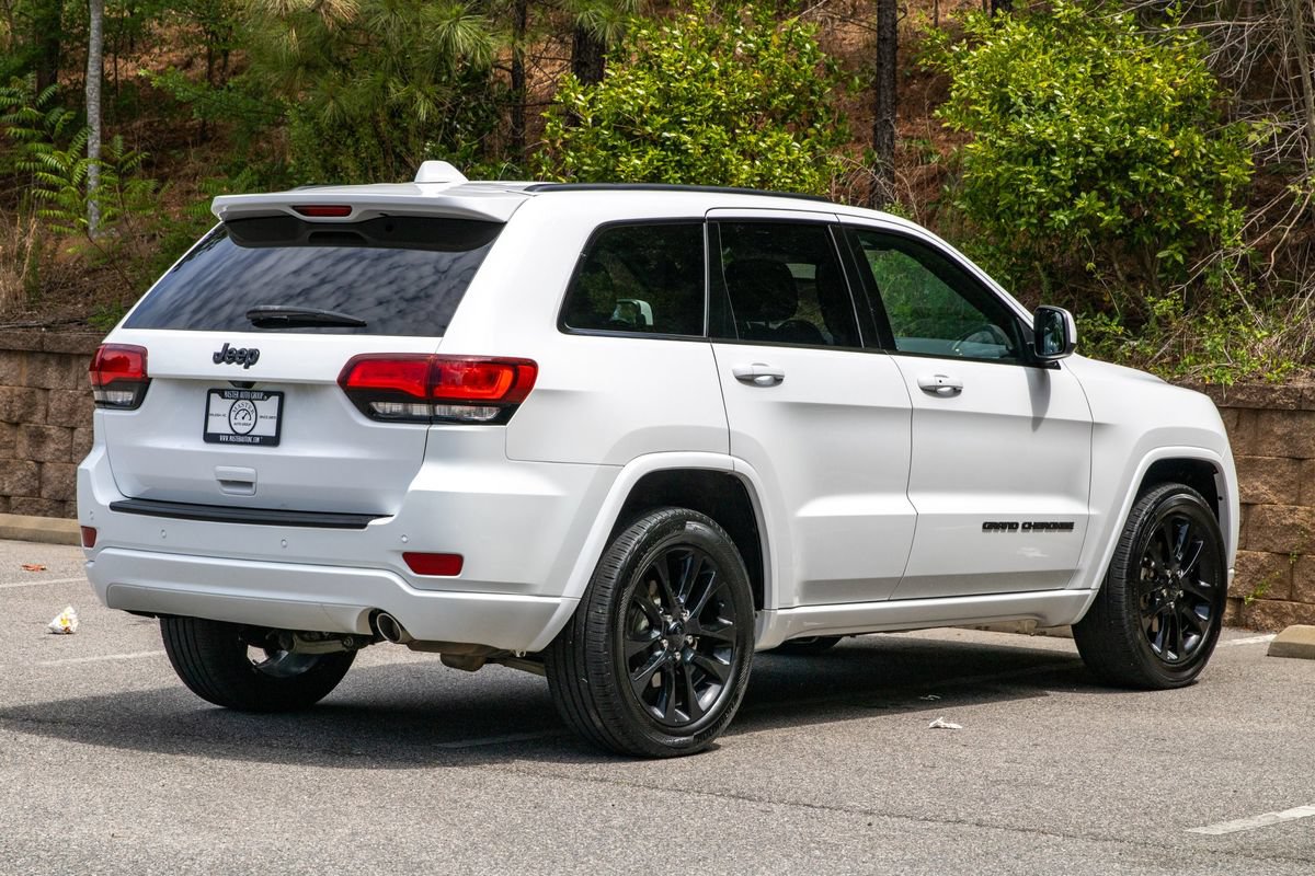 Used 2020 Jeep Grand Cherokee Altitude RWD image 5