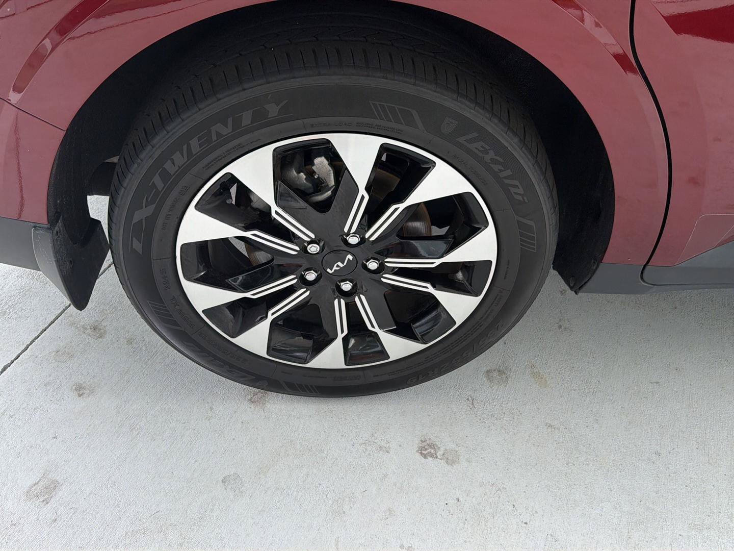 Used 2022 Kia Carnival EX FWD image 40