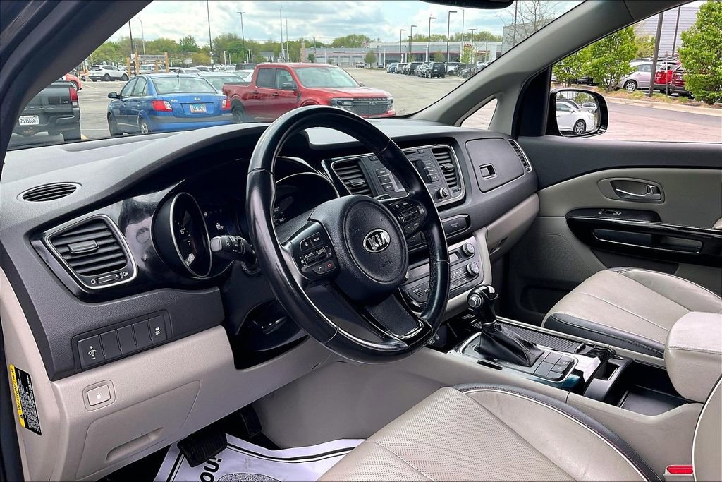 Used 2015 Kia Sedona EX FWD image 17