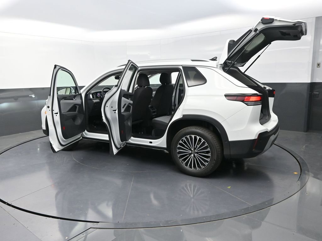 Used 2025 Volkswagen Tiguan S image 35