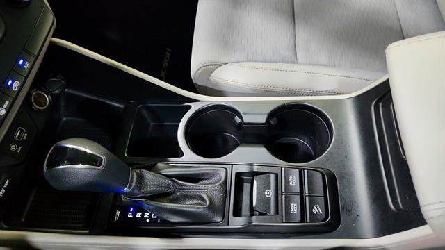 Used 2019 Hyundai Tucson SE image 15