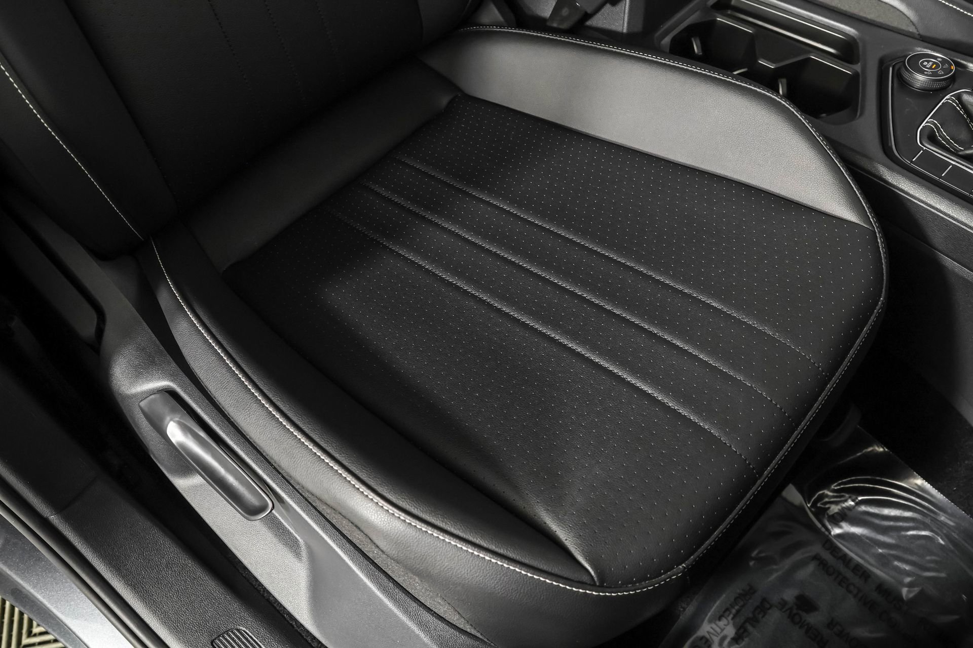 Used 2022 Volkswagen Tiguan SE image 47