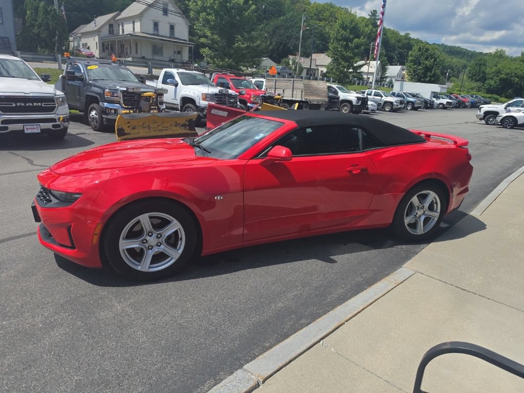 Used 2019 Chevrolet Camaro LT RWD image 5
